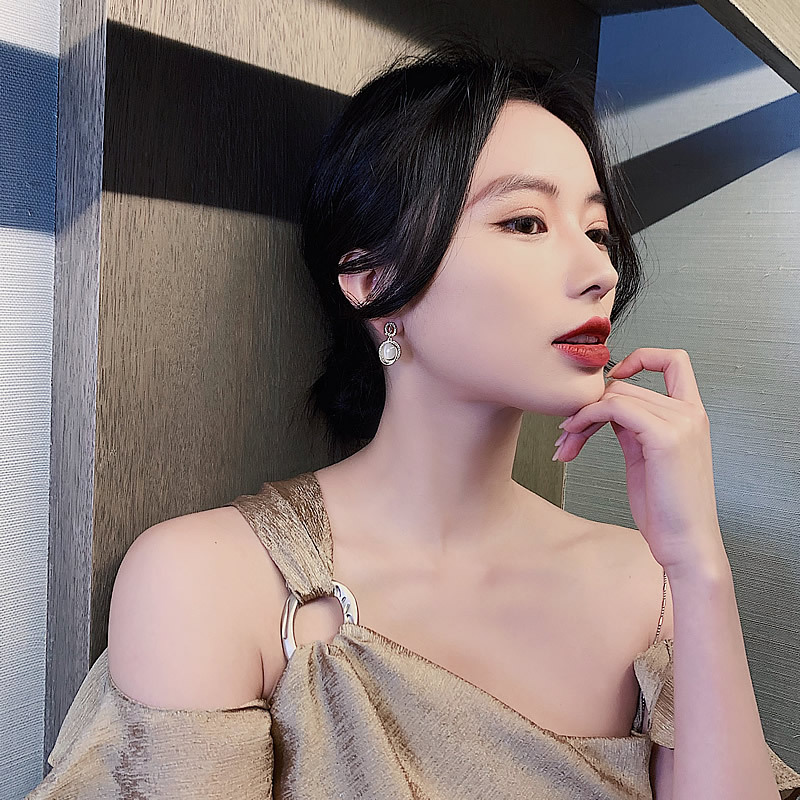 Silver Needle South Korea Distinctive Three-dimensional Oval Artificial Cat's Eye Earrings Internet Celebrity Elegant All-match Jewelry Circle Earrings