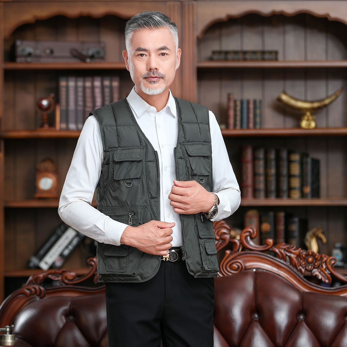 Middle-aged and elderly thickened warm multi-pocket cotton vest autumn and winter multi-pocket cotton vest dad style factory direct sales