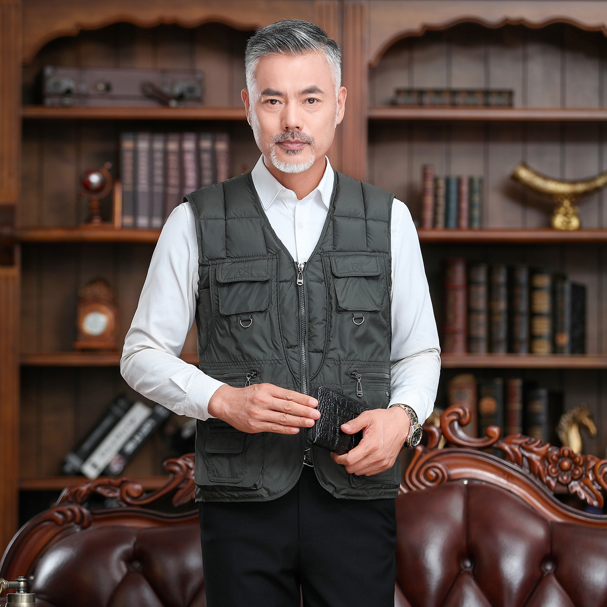 Middle-aged and elderly thickened warm multi-pocket cotton vest autumn and winter multi-pocket cotton vest dad style factory direct sales