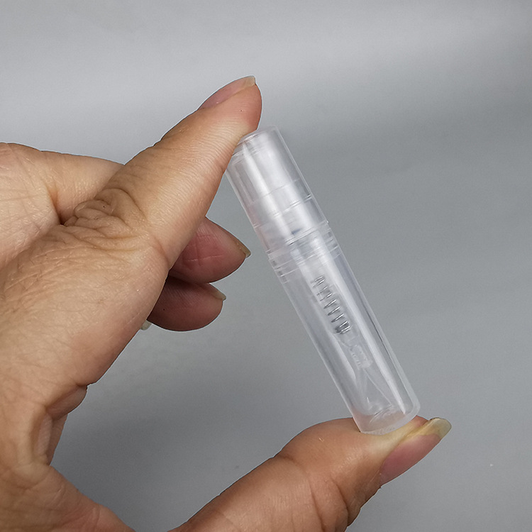 Factory direct spot 2ML3ML5ML buckle perfume pen perfume bottle plastic spray bottle bottled trial pack
