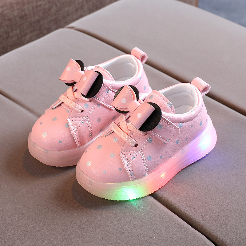 Spring and Autumn 20 new children's light-on shoes girls' bow LED luminous shoes lightweight breathable baby girls' shoes