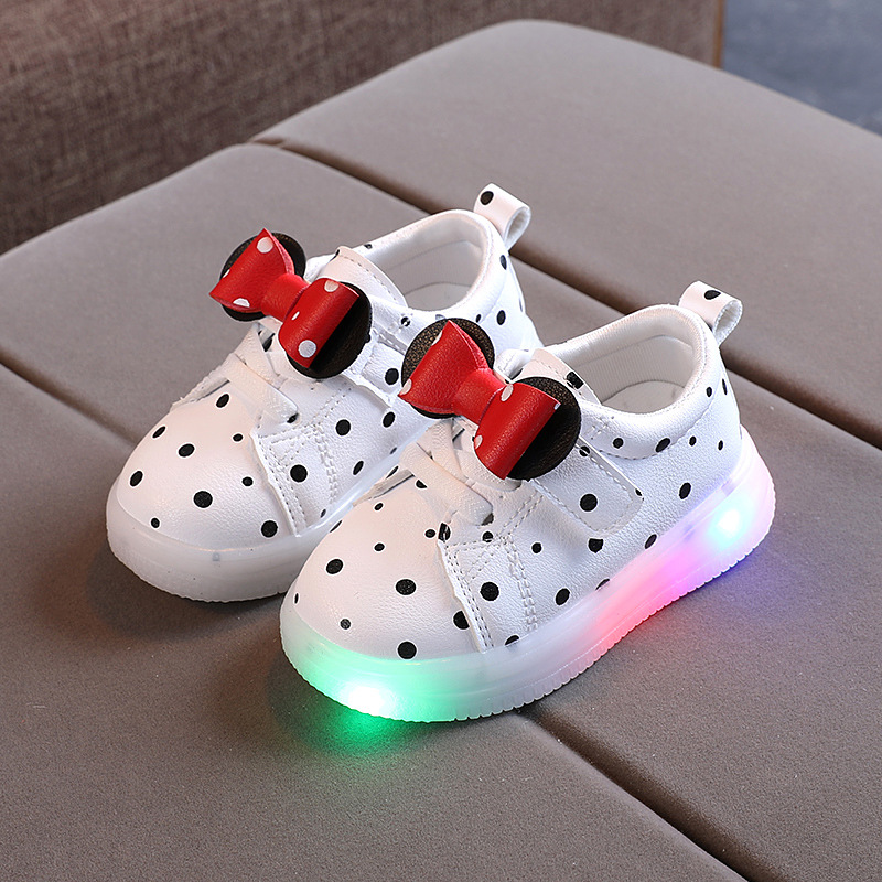 Spring and Autumn 20 new children's light-on shoes girls' bow LED luminous shoes lightweight breathable baby girls' shoes