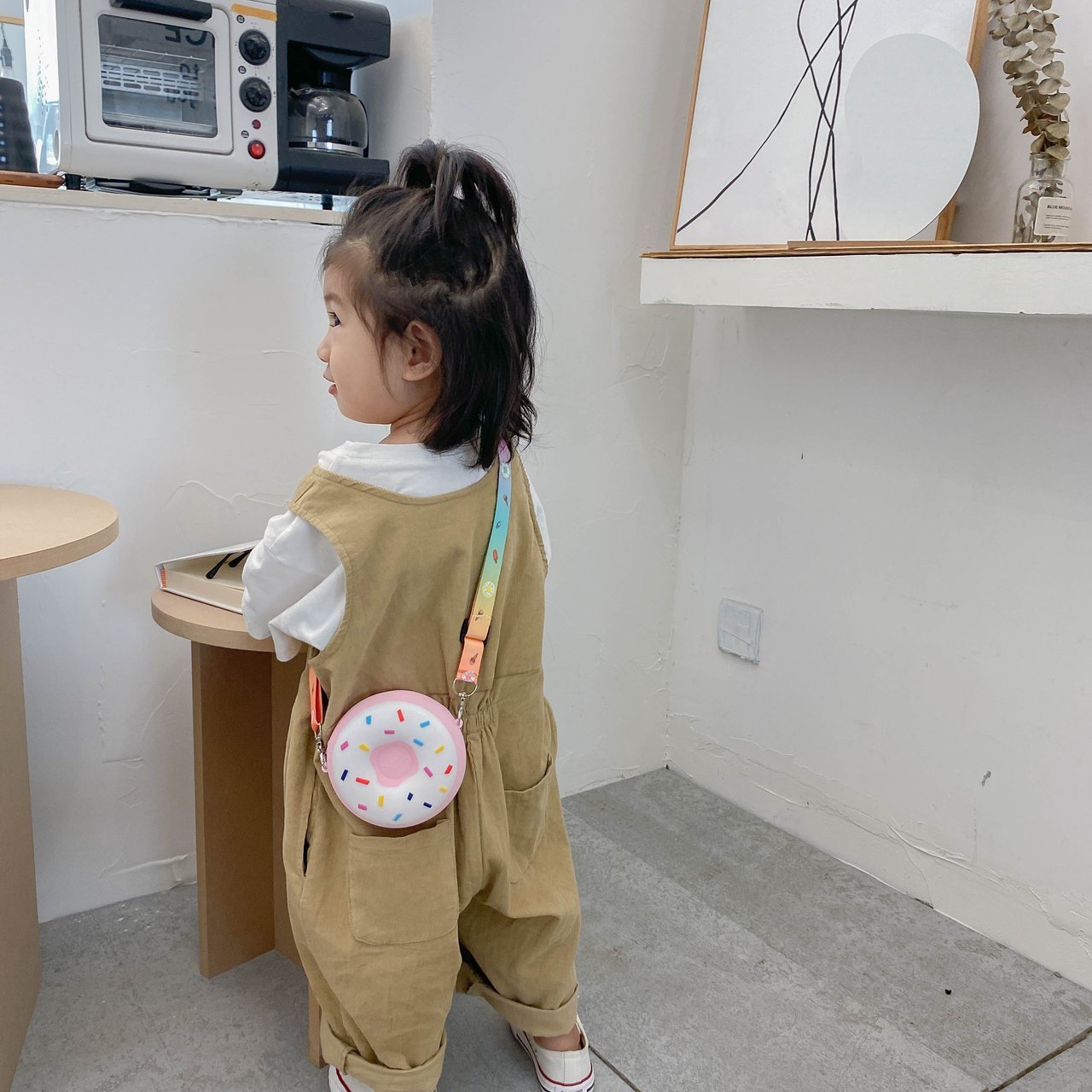 Children's Small Shoulder Bag Cartoon Cute Girl's Accessories Bag Wide Shoulder Strap Crossbody Bag Donut Silicone Small Round Bag
