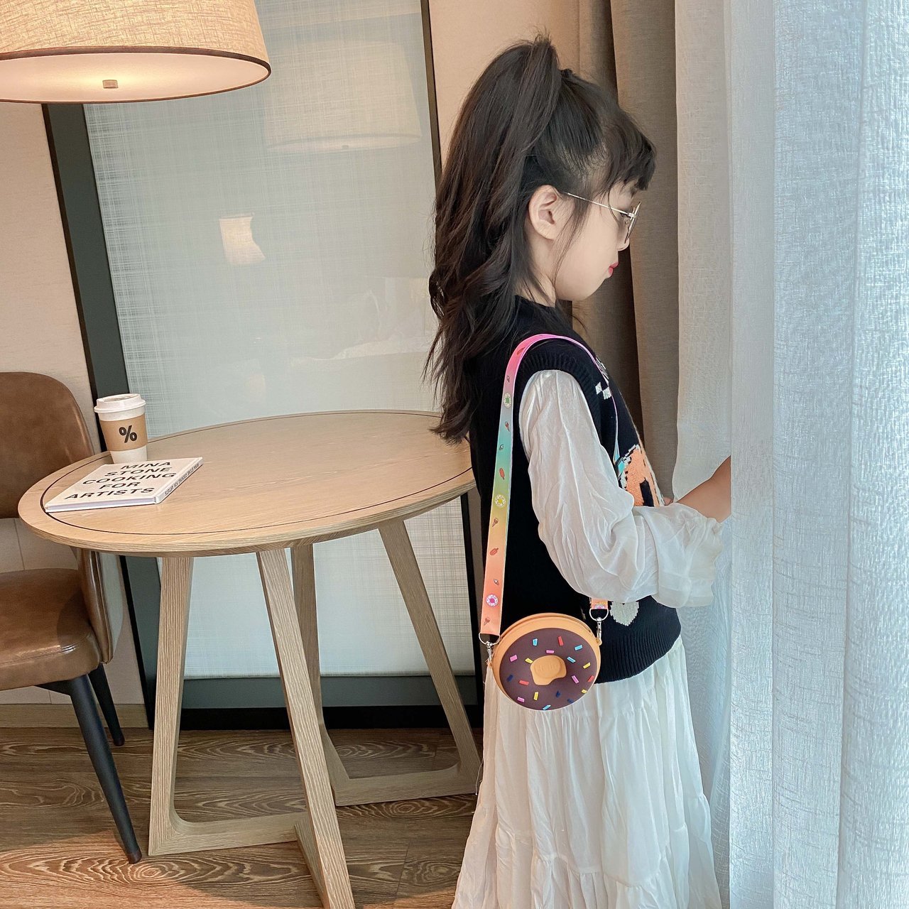 Children's Small Shoulder Bag Cartoon Cute Girl's Accessories Bag Wide Shoulder Strap Crossbody Bag Donut Silicone Small Round Bag
