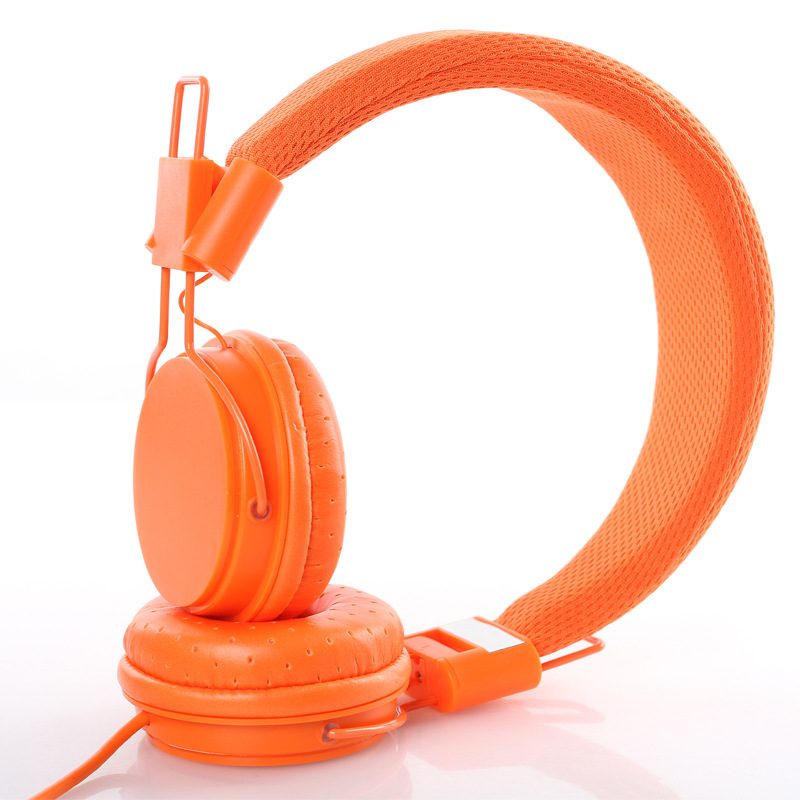 Color wired headphones wholesale EP05 cross-border foreign trade mobile phone headphones with wheat headset a generation of hair