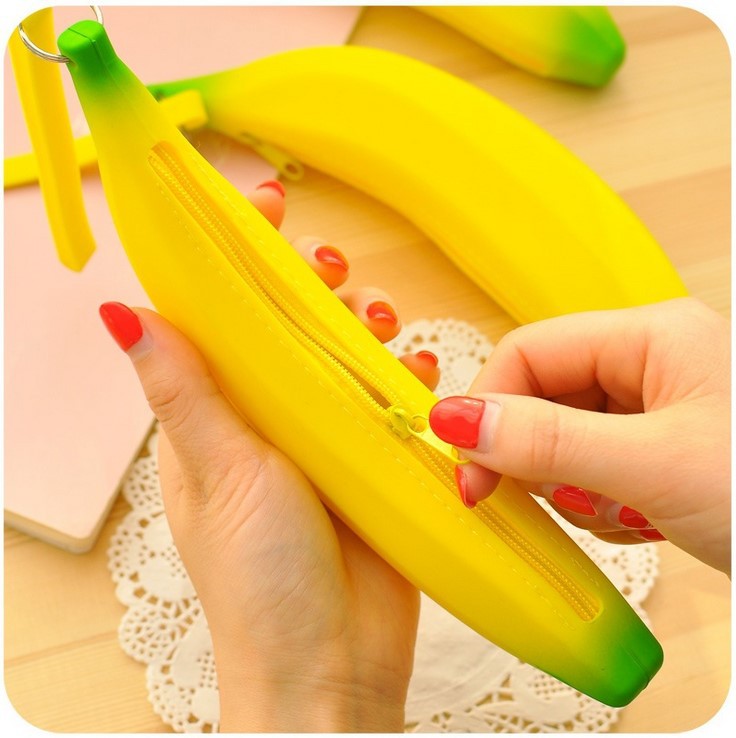 Factory direct Japanese and Korean cute silicone banana bag silicone coin purse silicone candy color pen case coin bag