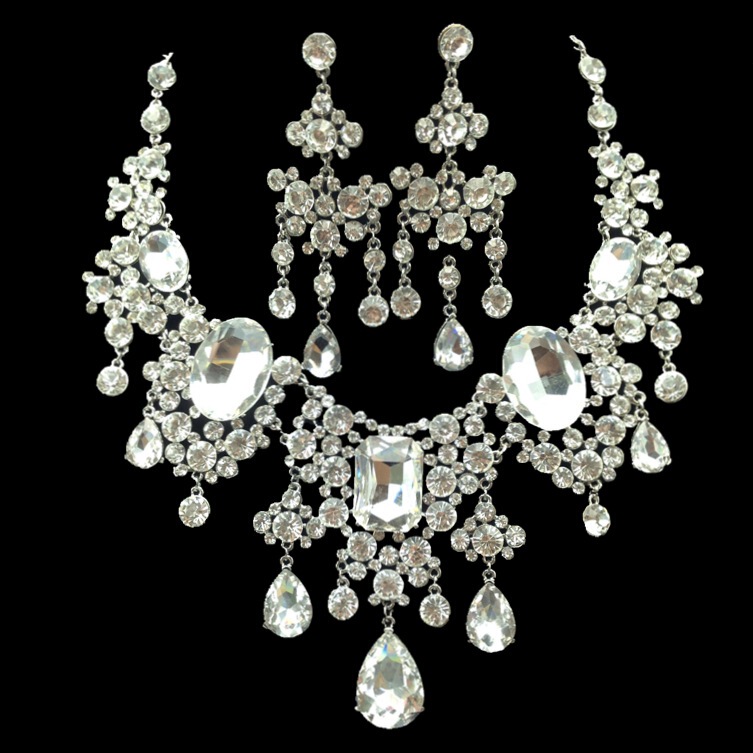 新商品の花嫁のアクセサリーは欧米の大きいネックレスのイヤリングのセットのウェディングドレスのアクセサリーです。|undefined