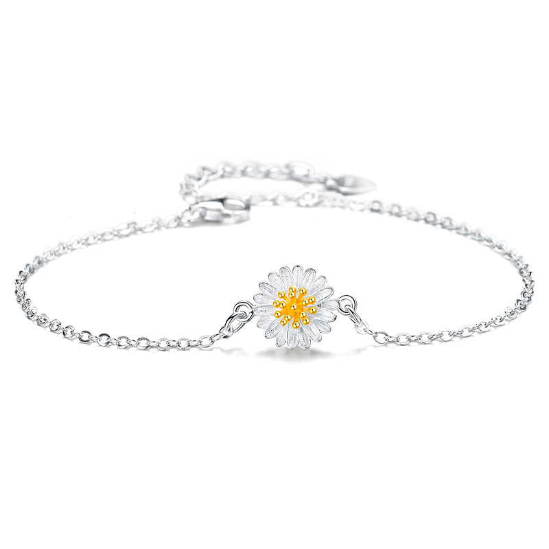 Network explosions imitation silver bracelet classic chrysanthemum Daisy bracelet fashion Korean version of Joker women's jewelry wholesale