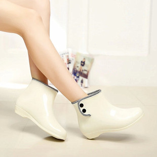 Classic Spring and Autumn Jelly Rain Shoes Women's Fashion Short Rain Boots Garden Korean Buckle Non-slip Water Shoes Cover Shoes
