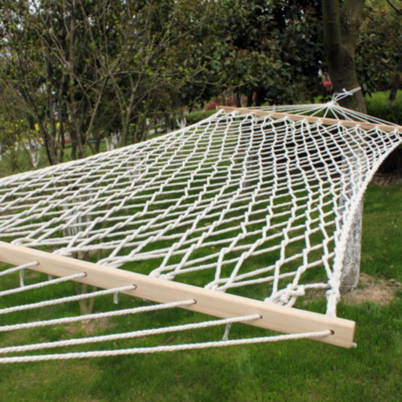 Cross-border Outdoor Mesh Hammock Single Person Cotton Wooden Rod Hammock Open Air Swing Seaside Beach Leisure Hammock Bed
