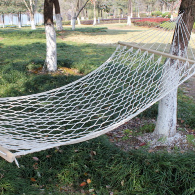 Cross-border Outdoor Mesh Hammock Single Person Cotton Wooden Rod Hammock Open Air Swing Seaside Beach Leisure Hammock Bed