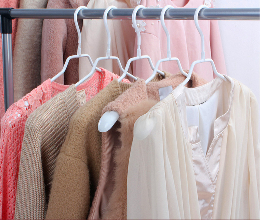 Factory direct supply metal dip plastic hanger pants clip wide shoulder spoon adult clothing store non-slip seamless clothes hanging wholesale