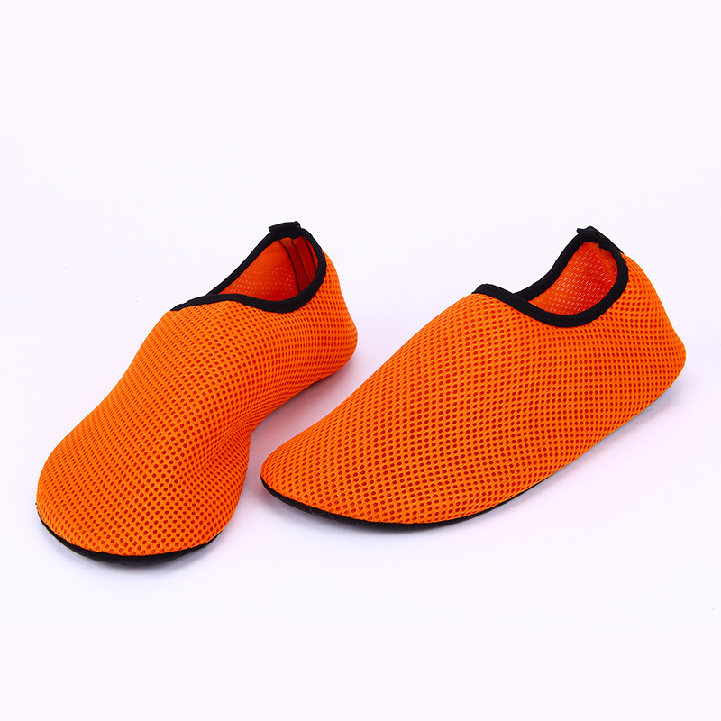 Summer skin shoes men's and women's swimming shoes breathable beach shoes non-slip plus size mesh cloth shoes manufacturers wholesale