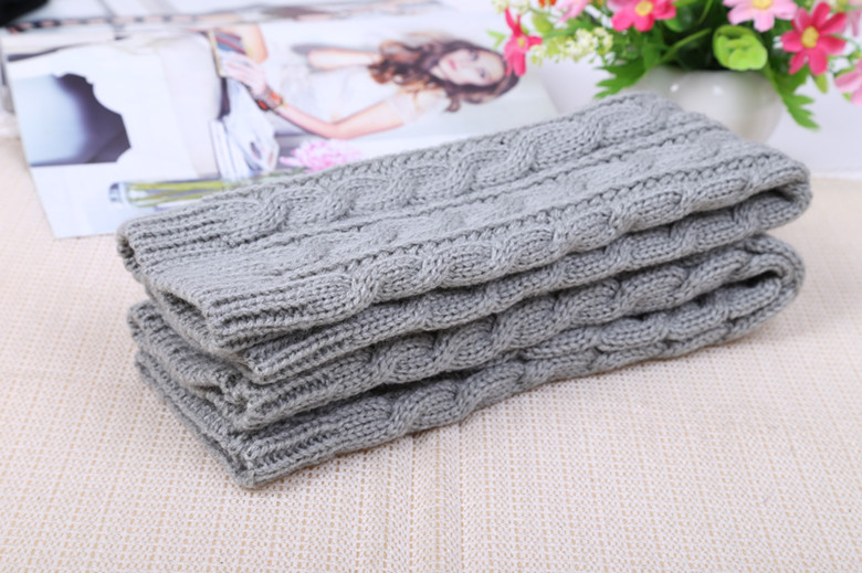 Yifan Autumn and Winter Outdoor Travel Warm Cold-proof Solid Color Twist Long Half-finger Elastic Sleeve Knitted Arm Cover for Women_voghion.com