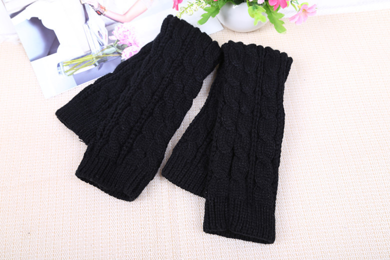 Yifan Autumn and Winter Outdoor Travel Warm Cold-proof Solid Color Twist Long Half-finger Elastic Sleeve Knitted Arm Cover for Women_voghion.com