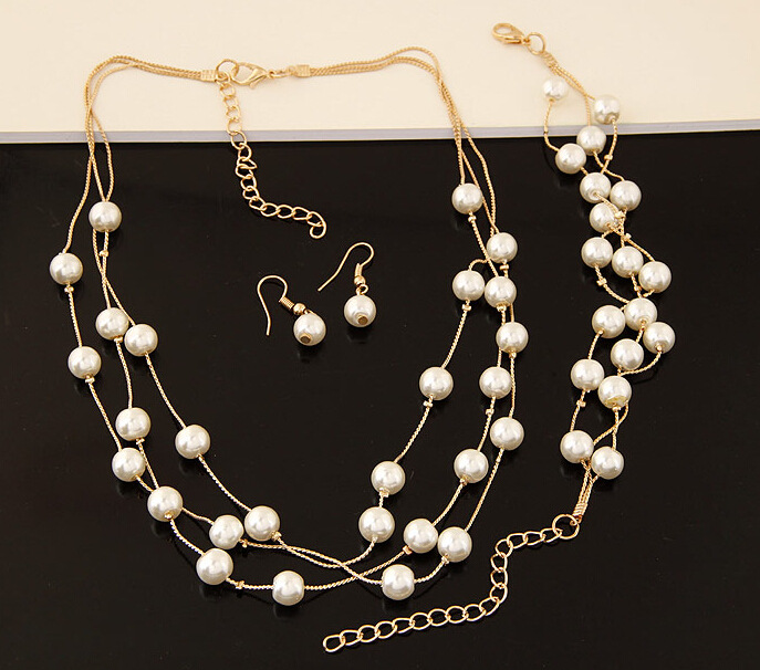 Explosions AliExpress European and American jewelry fashion pearl necklace earrings bracelet jewelry set three-piece Accessories Wholesale