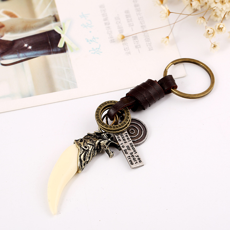 Punk jewelry factory direct vintage Woven resin wolf tooth genuine leather keychain punk cowhide key ring