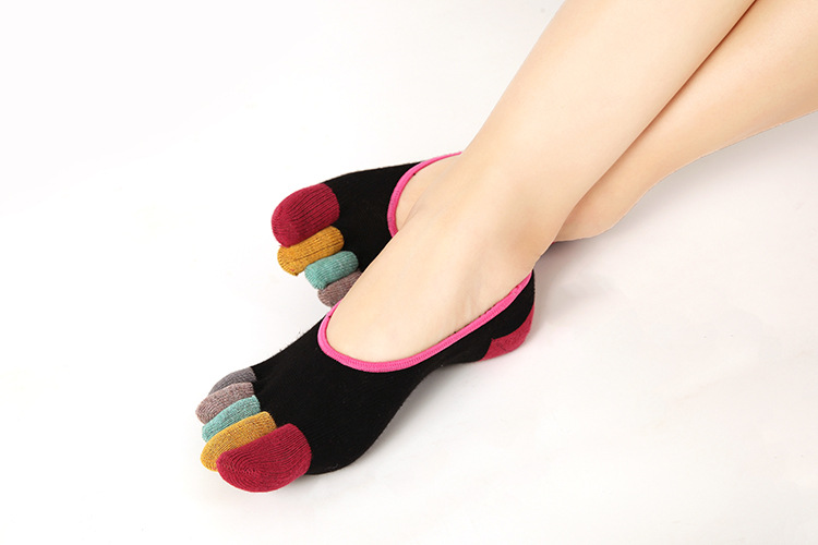 Factory wholesale color matching spring and summer women's colored cotton invisible ankle socks low-cut toe socks non-slip silicone ankle socks
