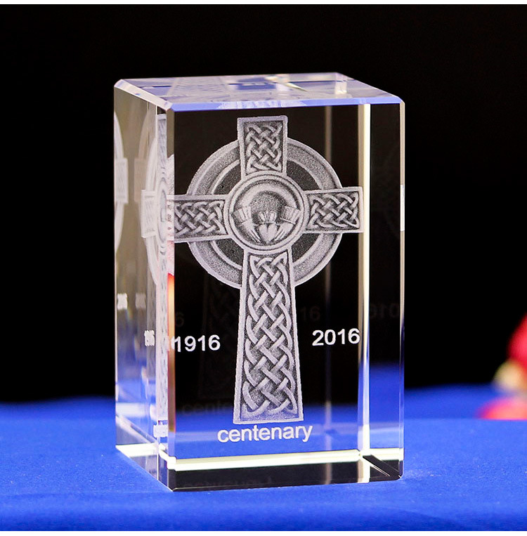 Crystal Square Statue Cross Three-dimensional Inner Carving Church Jewelry Souvenir Crafts