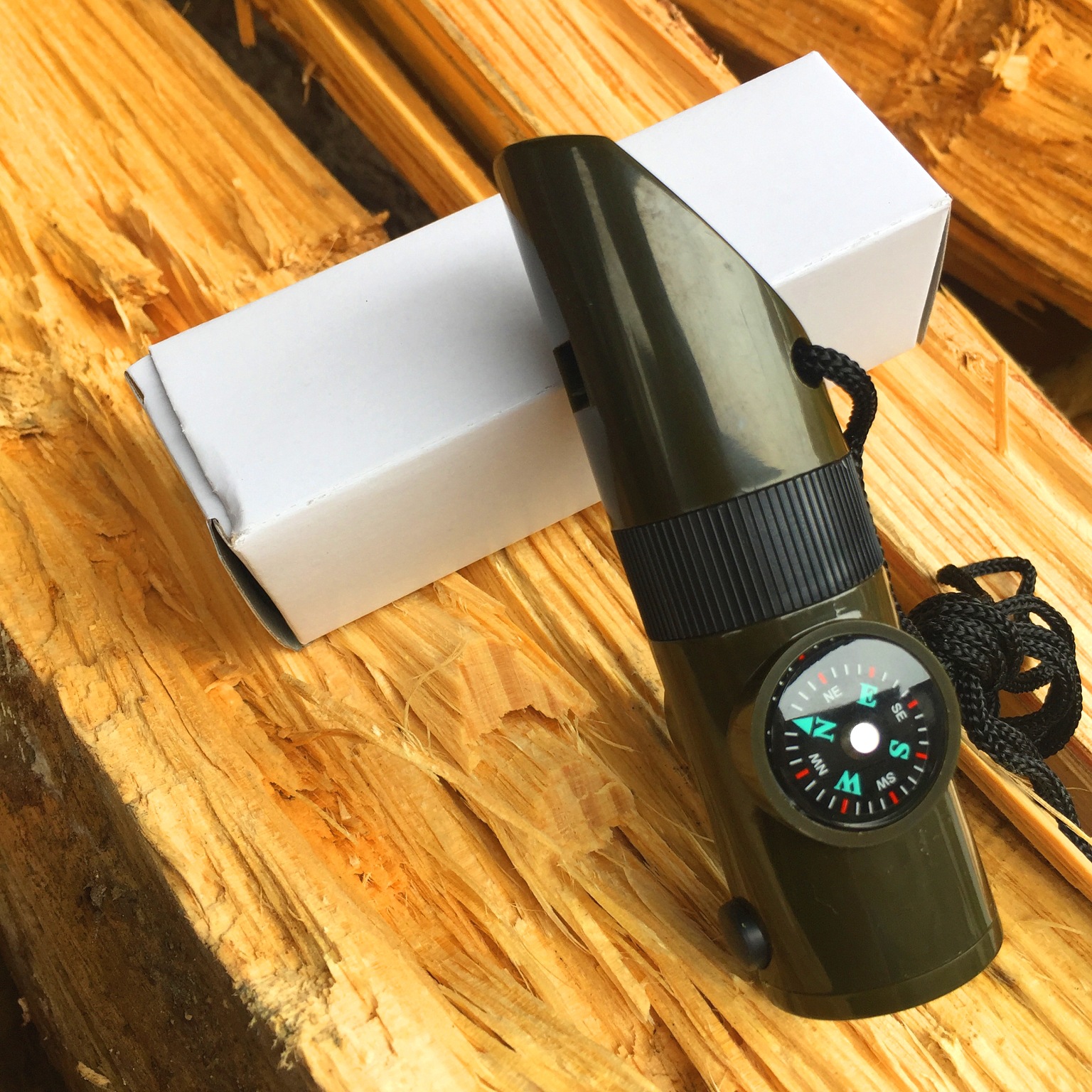 Outdoor 7-in-1 multifunctional whistle survival whistle life-saving whistle with LED light thermometer Compass 7-in-1