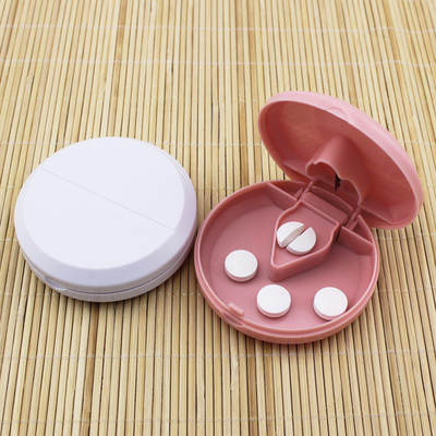 Portable round plastic medicine cutter at any time medicine divider cutting device pharmaceutical divider Breaking Medicine divider medicine box pp