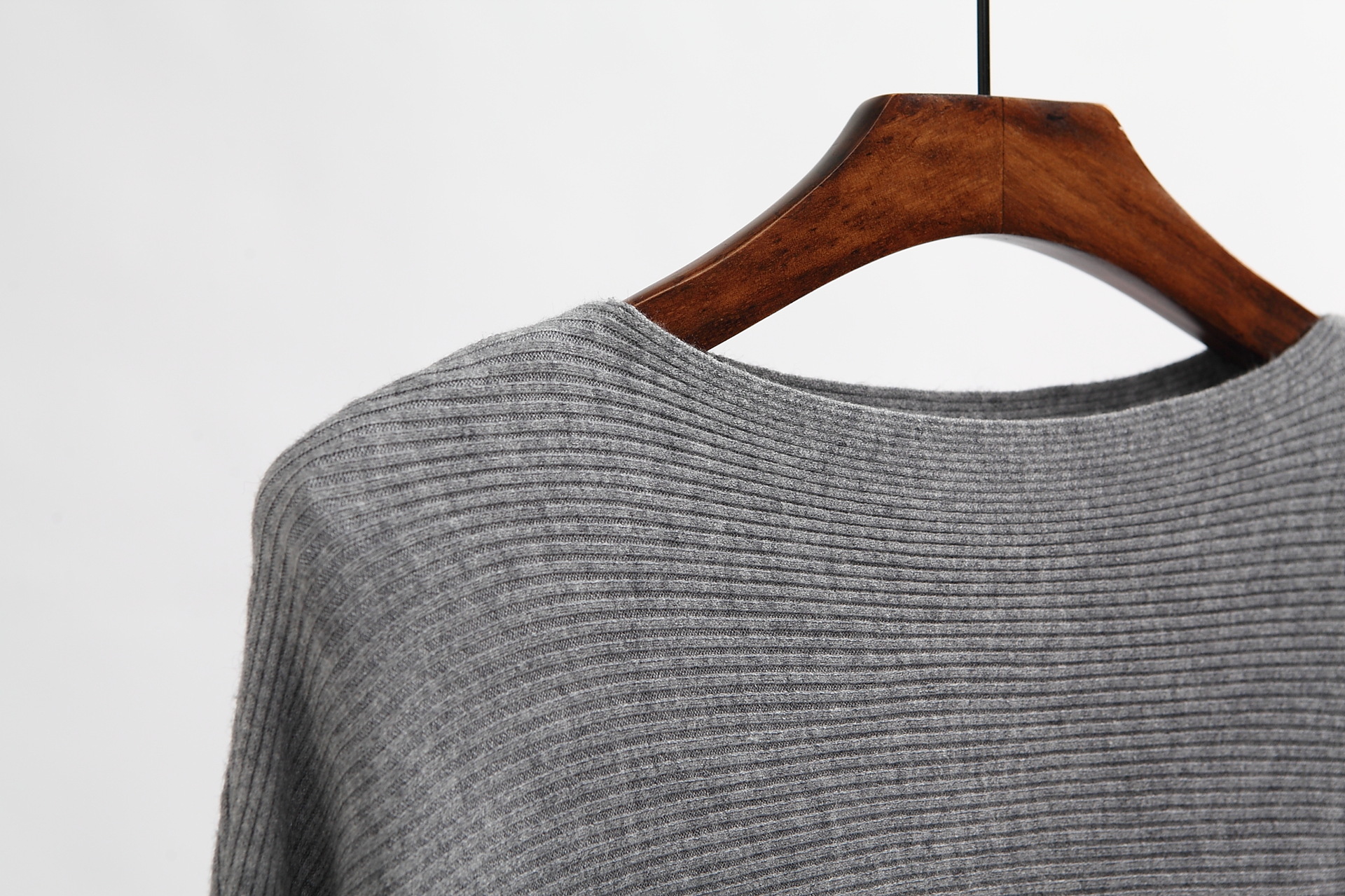 2022 Cross-border Amazon European and American Women's Wear Autumn and Winter New Solid Color Loose One-word Collar Long-sleeved Bat Knitted Sweater
