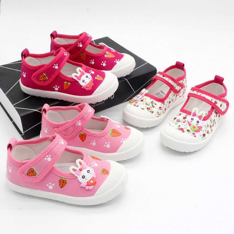 2023 new girls hook and loop cloth shoes kindergarten indoor shoes cartoon printed children's cloth shoes a generation of hair