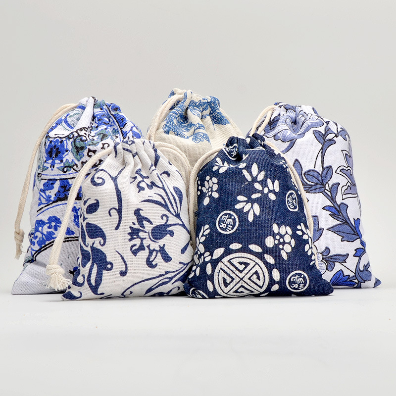 Printed cotton and linen cloth drawstring bag jewelry gift family style small cloth bag environmental protection bundle pocket drawstring bag wholesale