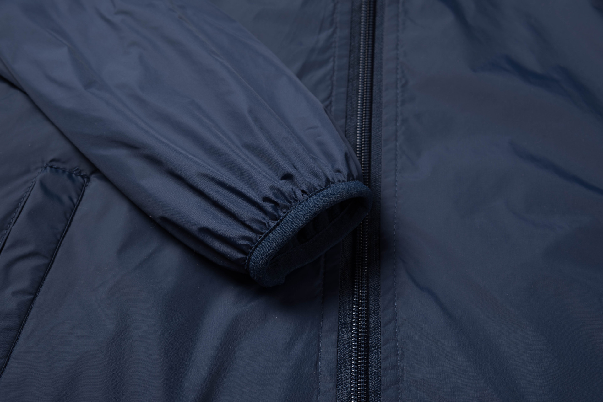 Foreign trade children's clothing new children's coat warm waterproof cloth boys outdoor sports windbreaker manufacturers wholesale a generation