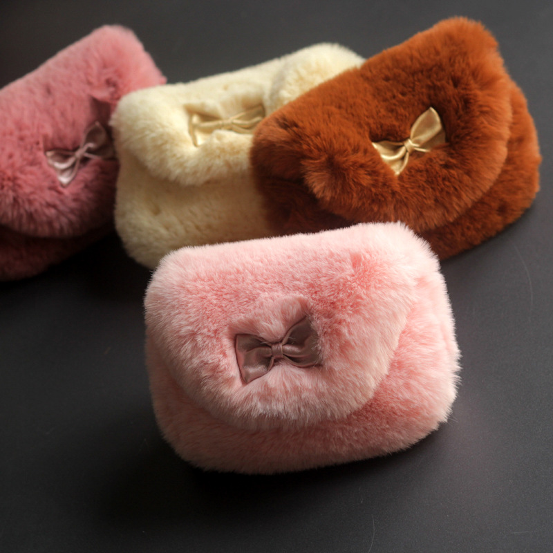 Factory direct children's bag Korean children's imitation fur bag girl's princess bag messenger bag flip messenger bag