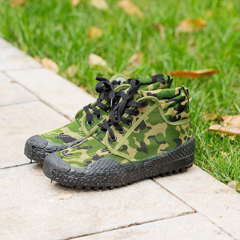Factory wholesale military training shoes construction site labor protection release shoes men's shoes high-help construction site farmland labor protection yellow rubber shoes