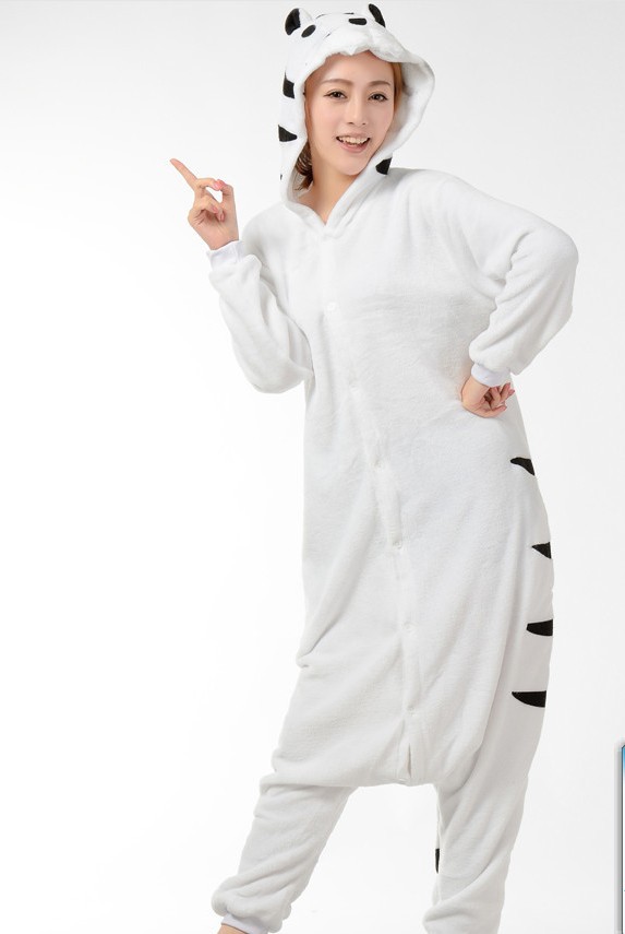 Autumn and Winter Cartoon Animal Siamese Pajamas Flannel Fox Bee Grey Wolf Winnie Bear Lion Men's and Women's Home Clothes