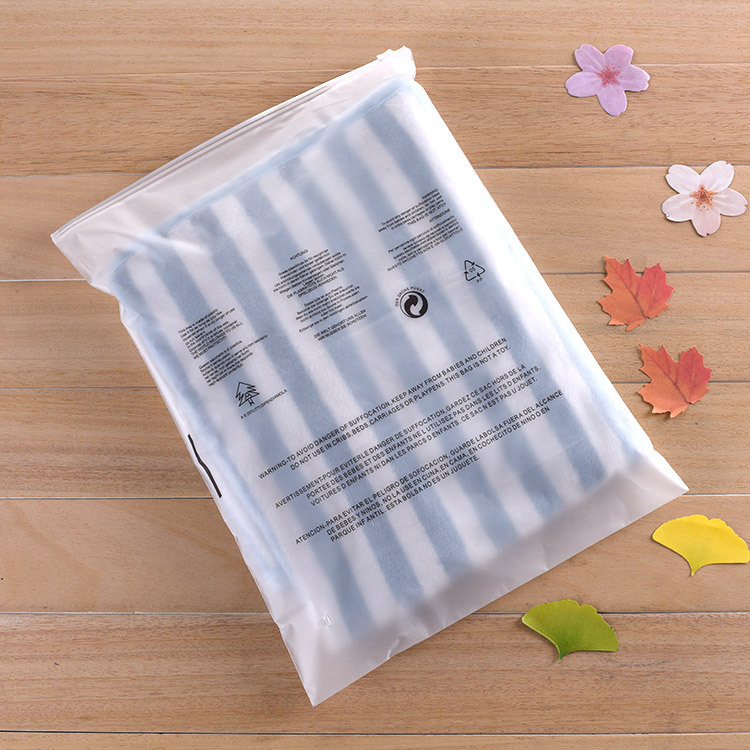 Packaging manufacturers wholesale PEVA clothing bags spot wholesale self-sealing bags double-sided frosted zipper bags can be printed