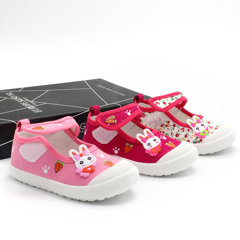 2023 new girls hook and loop cloth shoes kindergarten indoor shoes cartoon printed children's cloth shoes a generation of hair