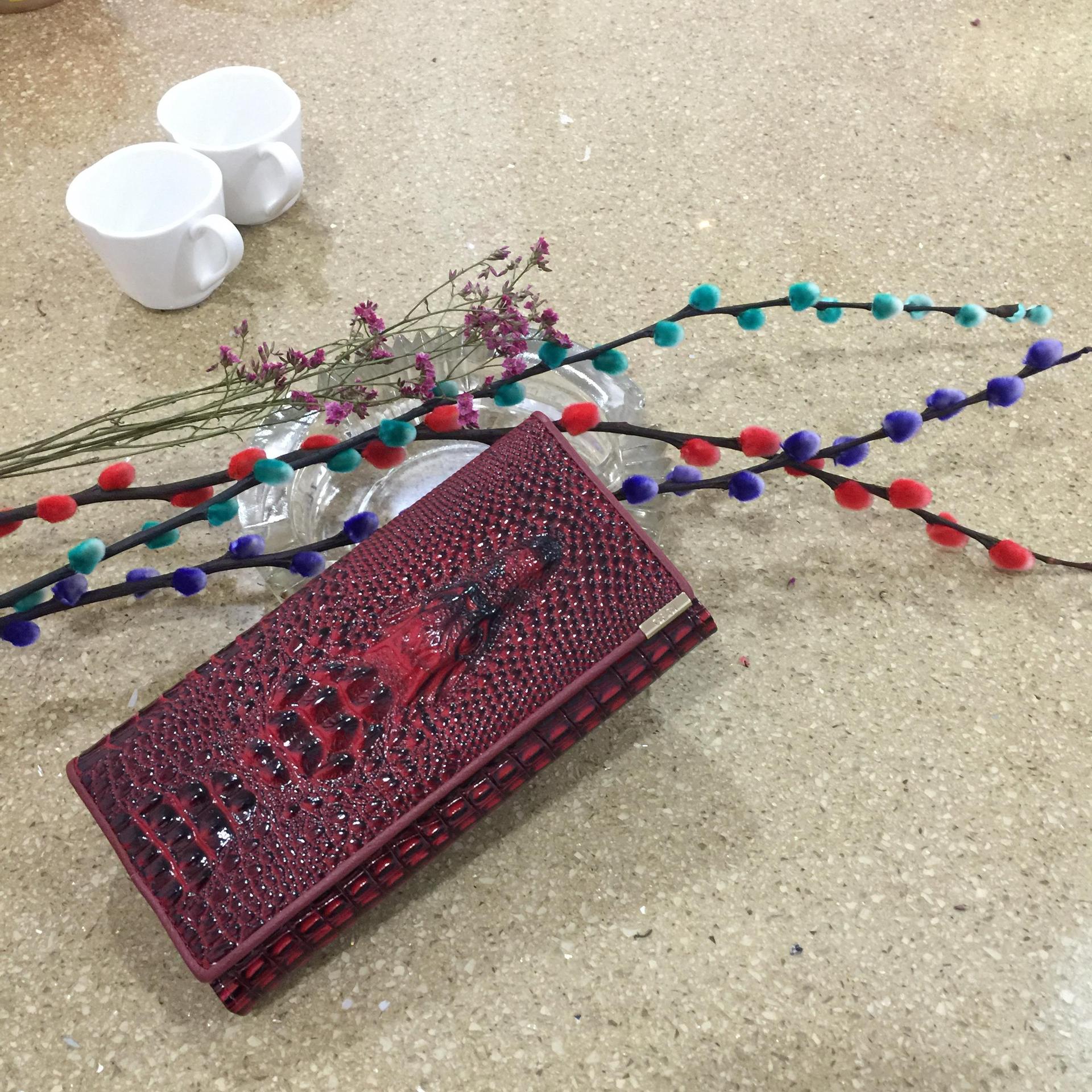 Crocodile pattern 2024 hot selling Korean long leather ladies wallet large capacity wallet factory direct wholesale