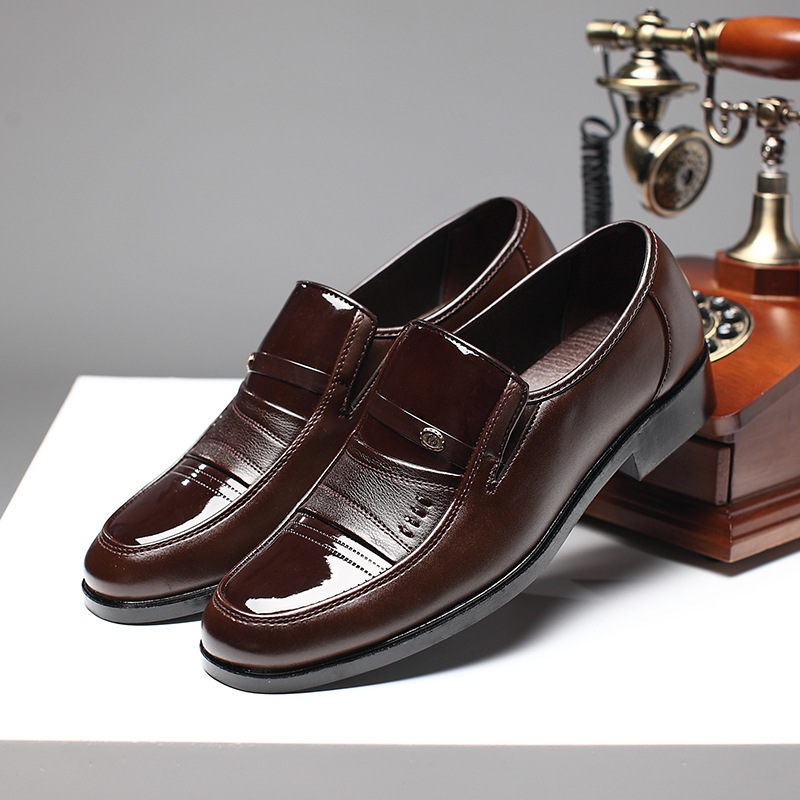 2023 new men's shoes wholesale men's casual shoes low-top set of feet fashion Youth One-Step formal leather shoes men