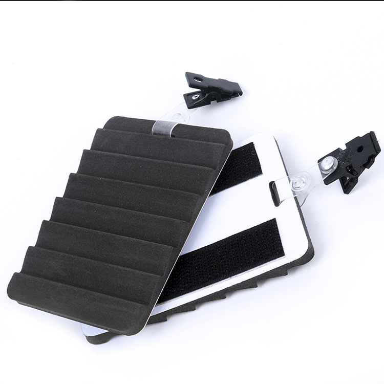 Wool hook foam flying bait hanging plate with clip with retractable buckle carry-on fishing gear accessories small fishing accessories