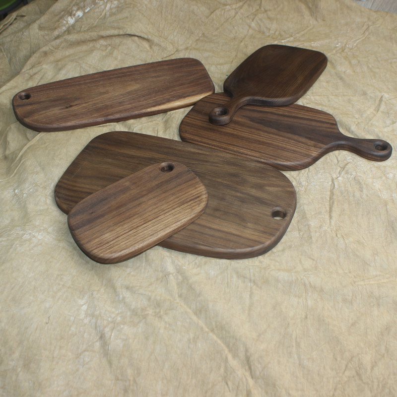 Solid Wood Breadboard Black Walnut Chopping Board Chopping Board with Handle Hanging Western Food Plate Multifunctional Wooden Cutting Board