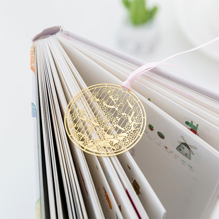 Metal Cherry Blossom Bookmark Chinese Style Hollow Bookmark Creative Mini Brass Bookmark Gold Plated Bookmark Folder Customizable