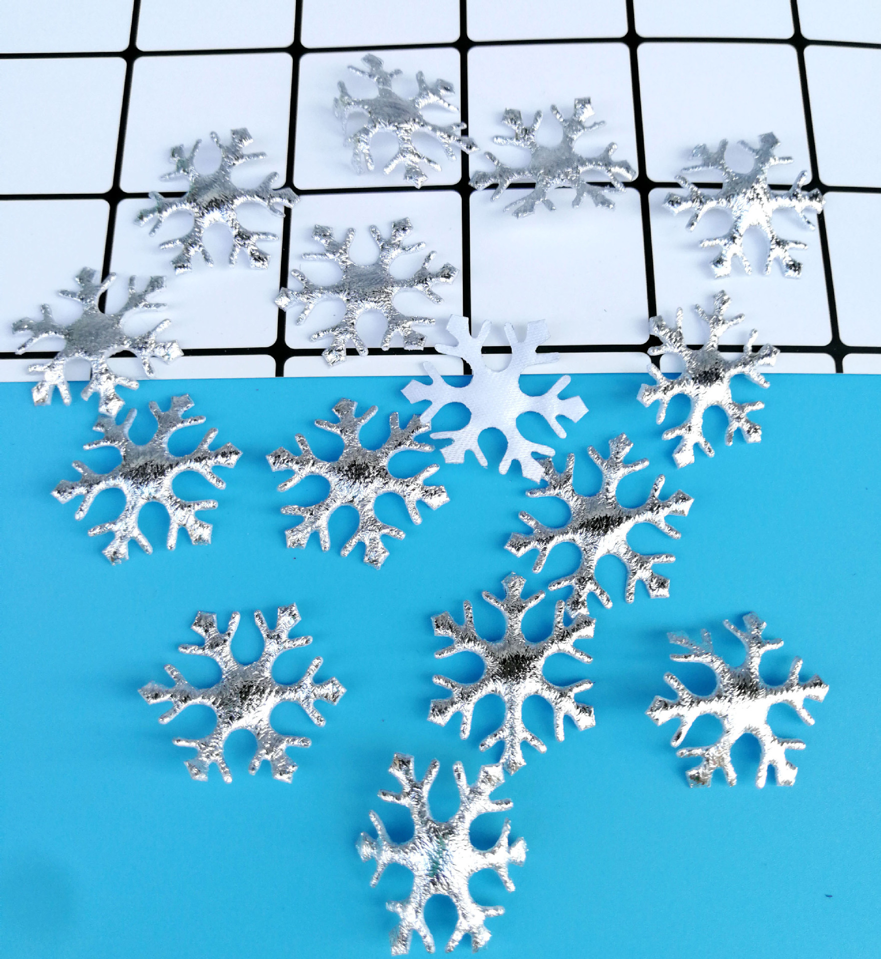 Christmas Holiday Snowflake Christmas tree decoration wedding party ice and snow throwing confetti diy handmade Christmas decoration_voghion.com