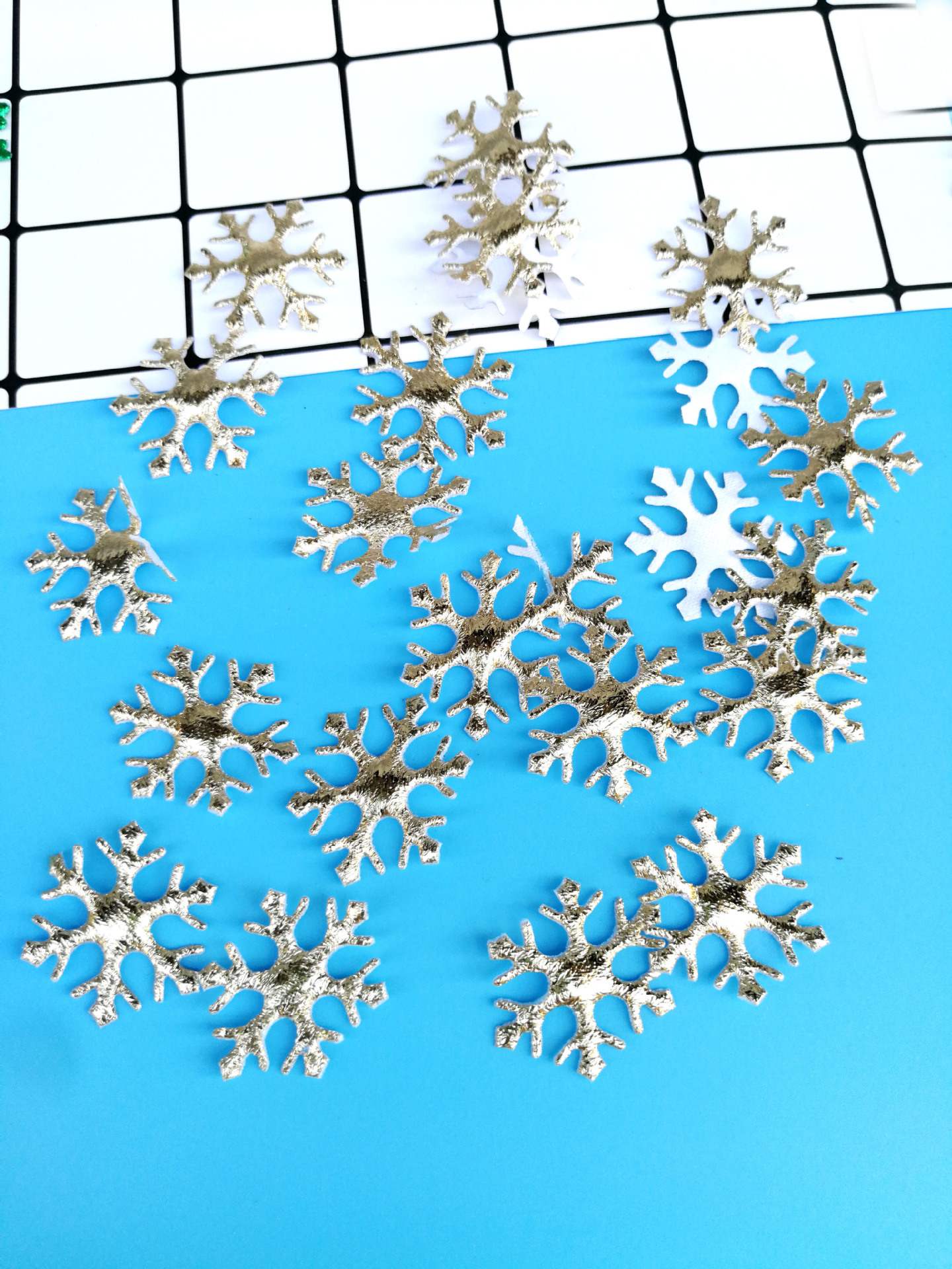 Christmas Holiday Snowflake Christmas tree decoration wedding party ice and snow throwing confetti diy handmade Christmas decoration_voghion.com