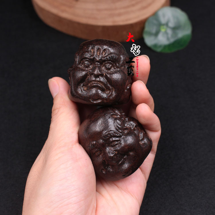 Factory wholesale Vietnam agarwood walnut fitness ball hand ball agarwood ornaments crafts handle pieces