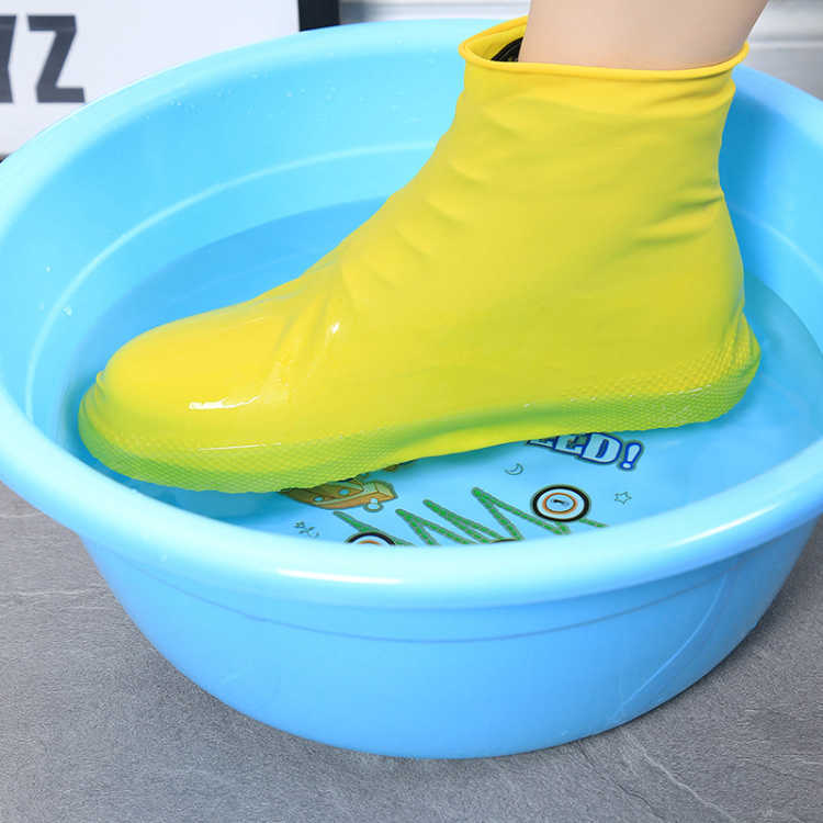 New waterproof rainproof snowproof sandproof latex shoe cover outdoor travel rainy day travel thickened men and women manufacturers wholesale