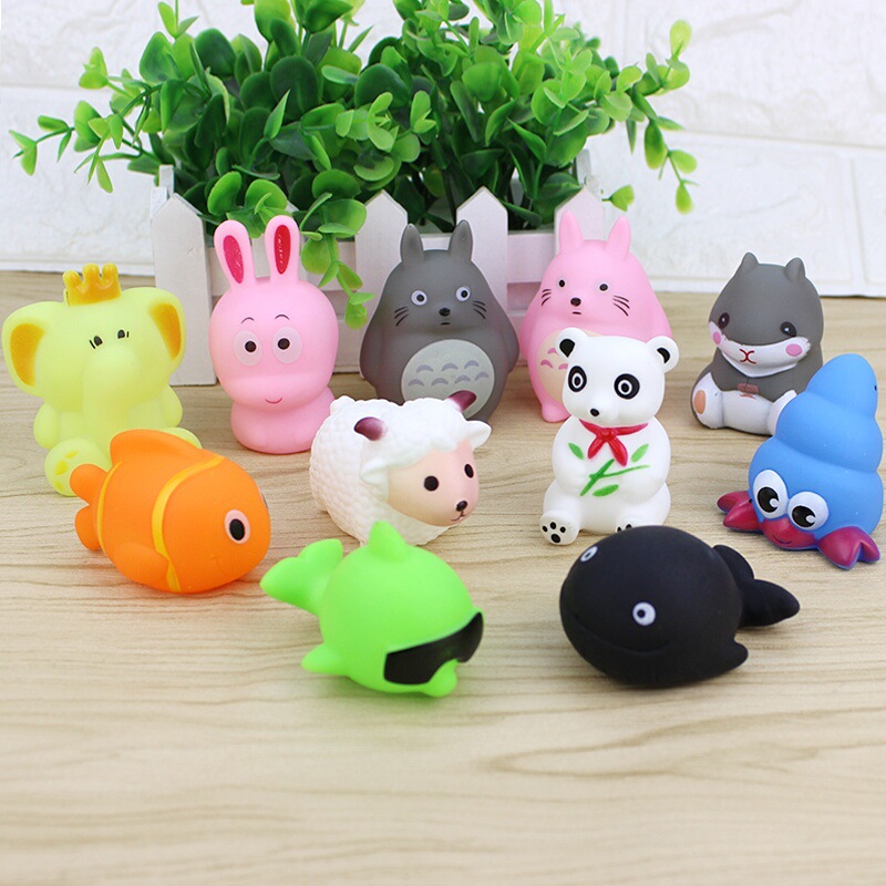Factory self-produced vinyl toy little yellow duck baby water toy Bath Children animal pinch sound toy