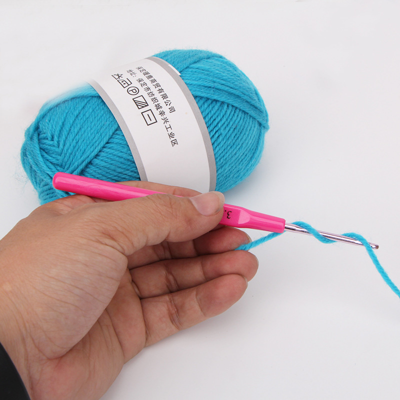 Plastic handle crochet rainbow crochet sweater knitting tools alumina auxiliary tools hand tools wholesale