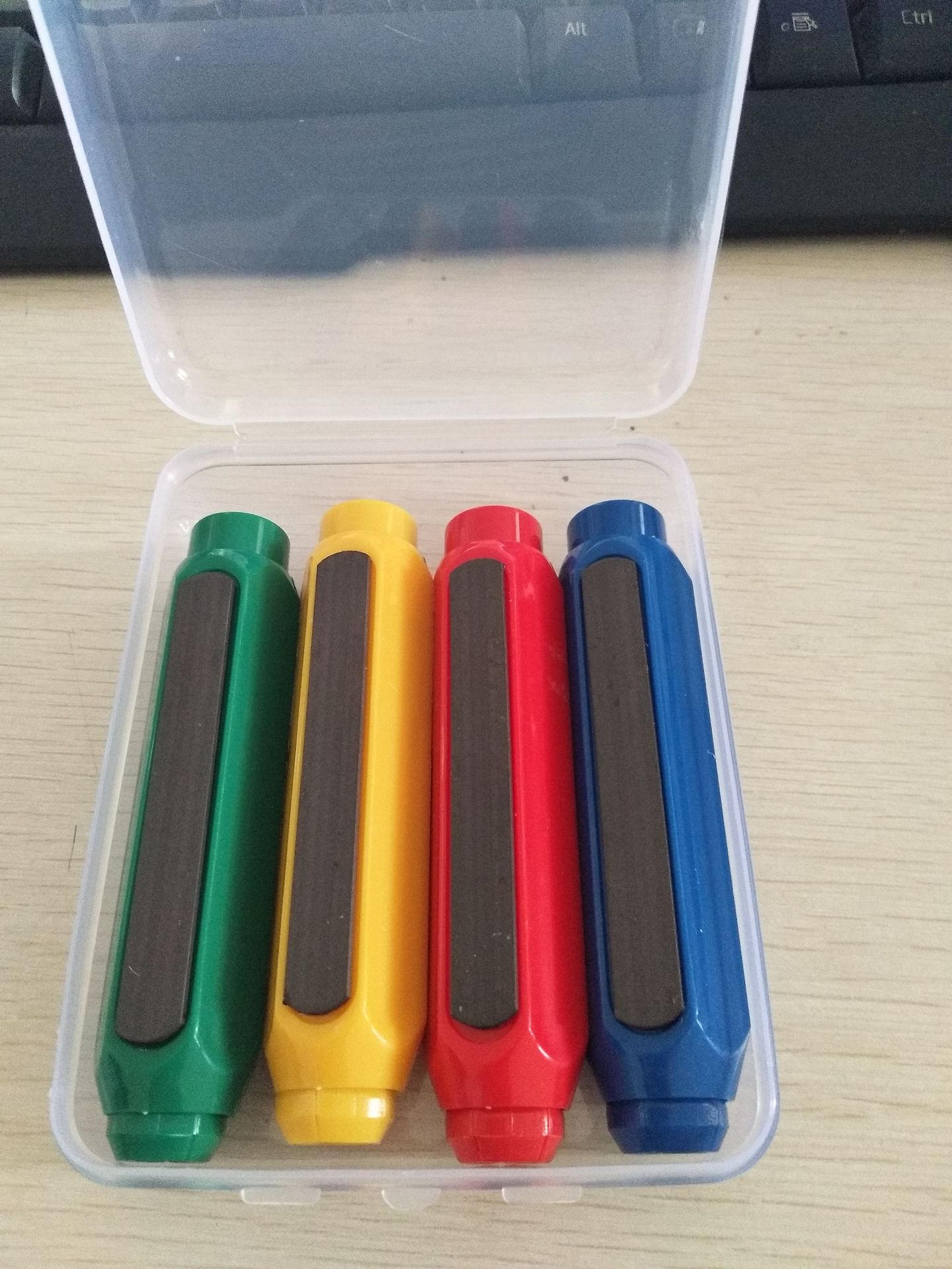 Chalk case with magnetic dust-free chalk holder chalk extender double spring self-elastic chalk with storage box 4 Pack