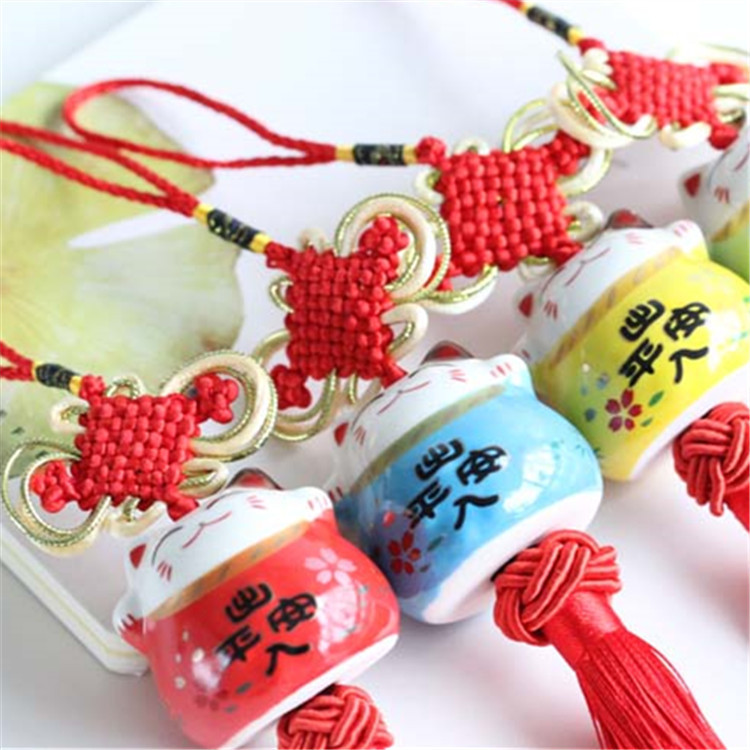 Ceramic lucky cat car pendant ceramic cartoon cat pendant lucky cat car pendant wholesale
