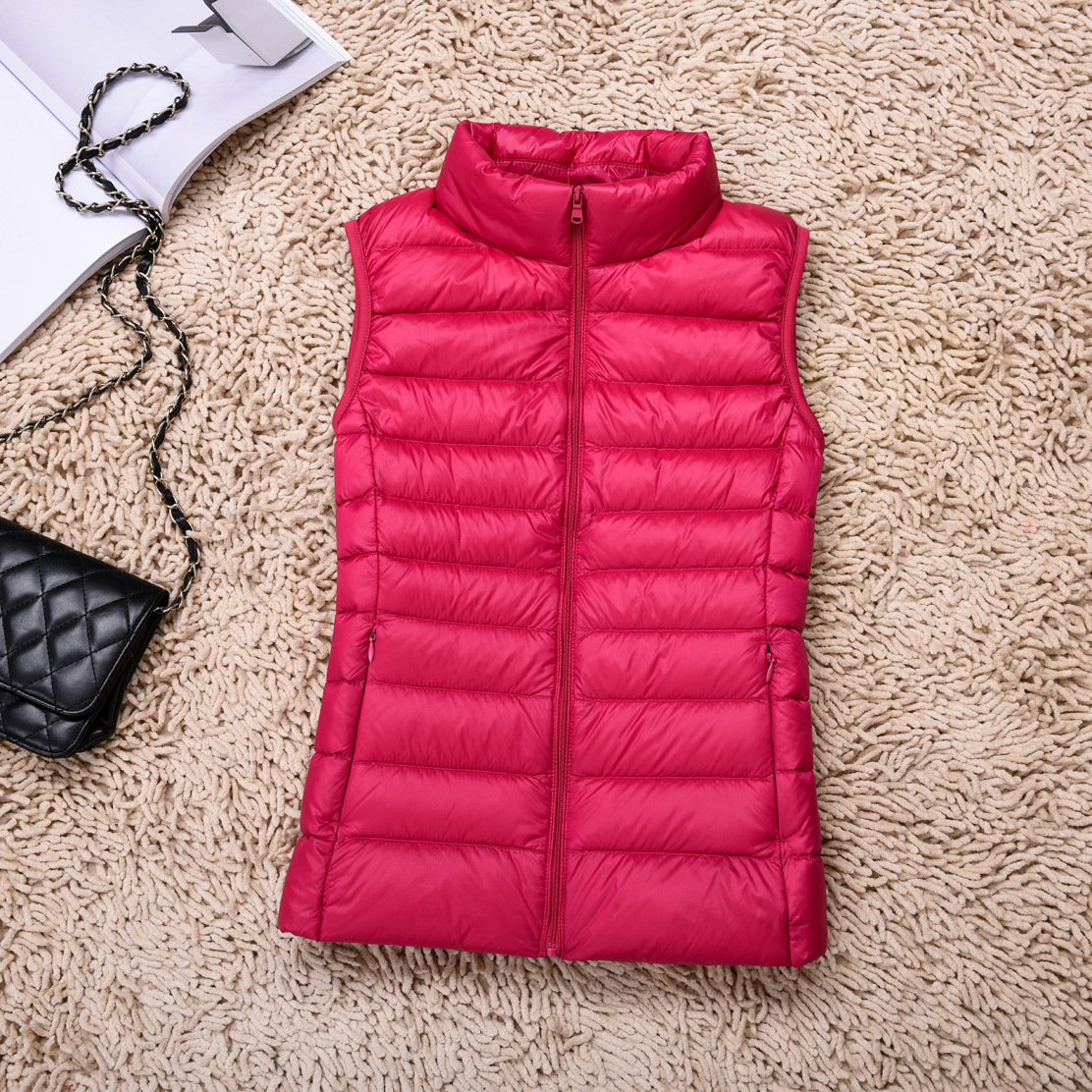 2023 new ladies light vest down jacket manufacturers wholesale sleeveless warm autumn and winter short down jacket women
