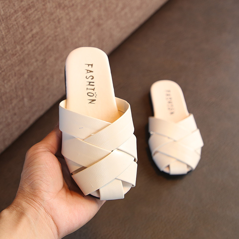 2023 Summer new children's slippers flat non-slip out fashion woven medium and big children girls' closed toe sandals