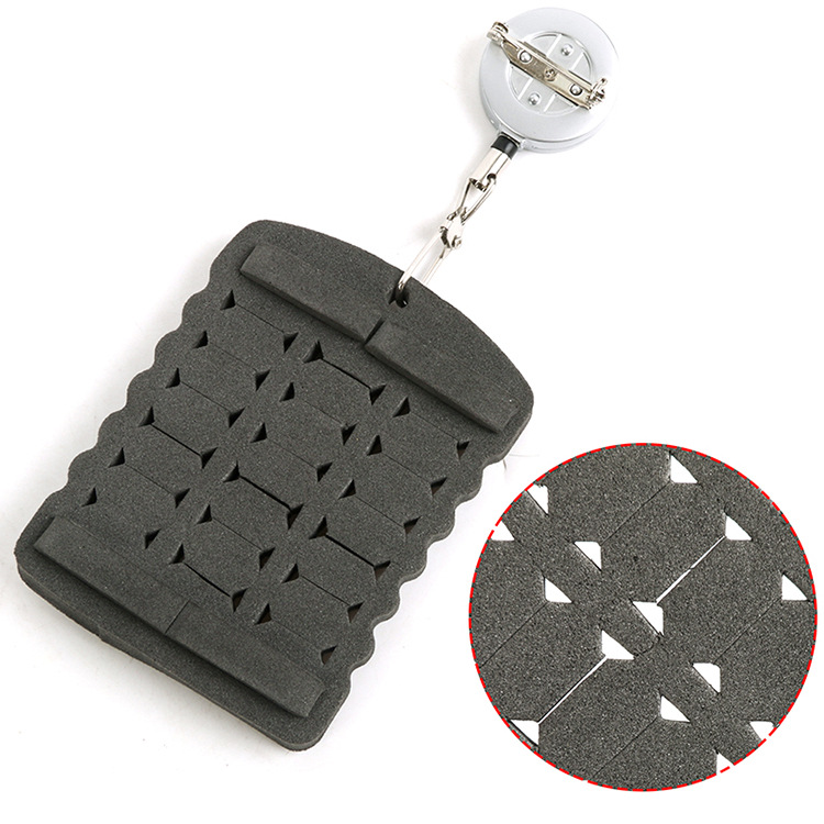 Wool hook foam flying bait hanging plate with clip with retractable buckle carry-on fishing gear accessories small fishing accessories